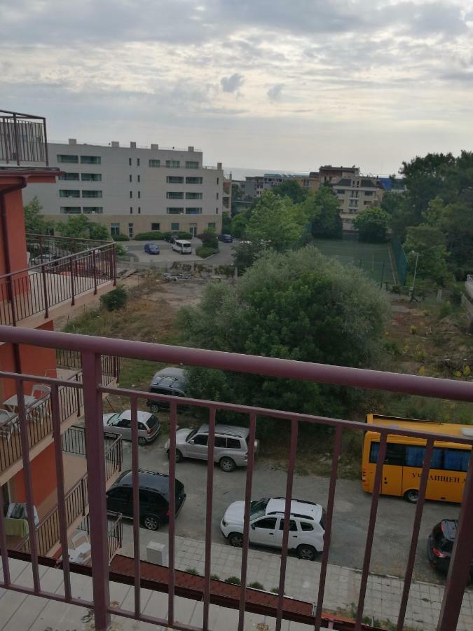 Hotel Sapphire Primorsko Bagian luar foto